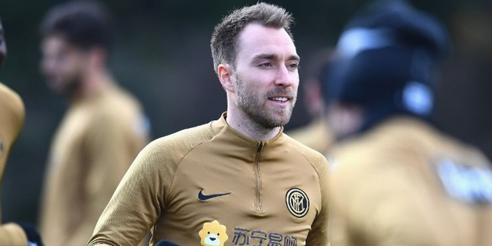 Lihat Gaji Eriksen Bikin Lo Merasa Cuma Remahan!